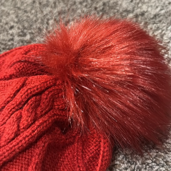 MAROON UGG HAT - Picture 4 of 6